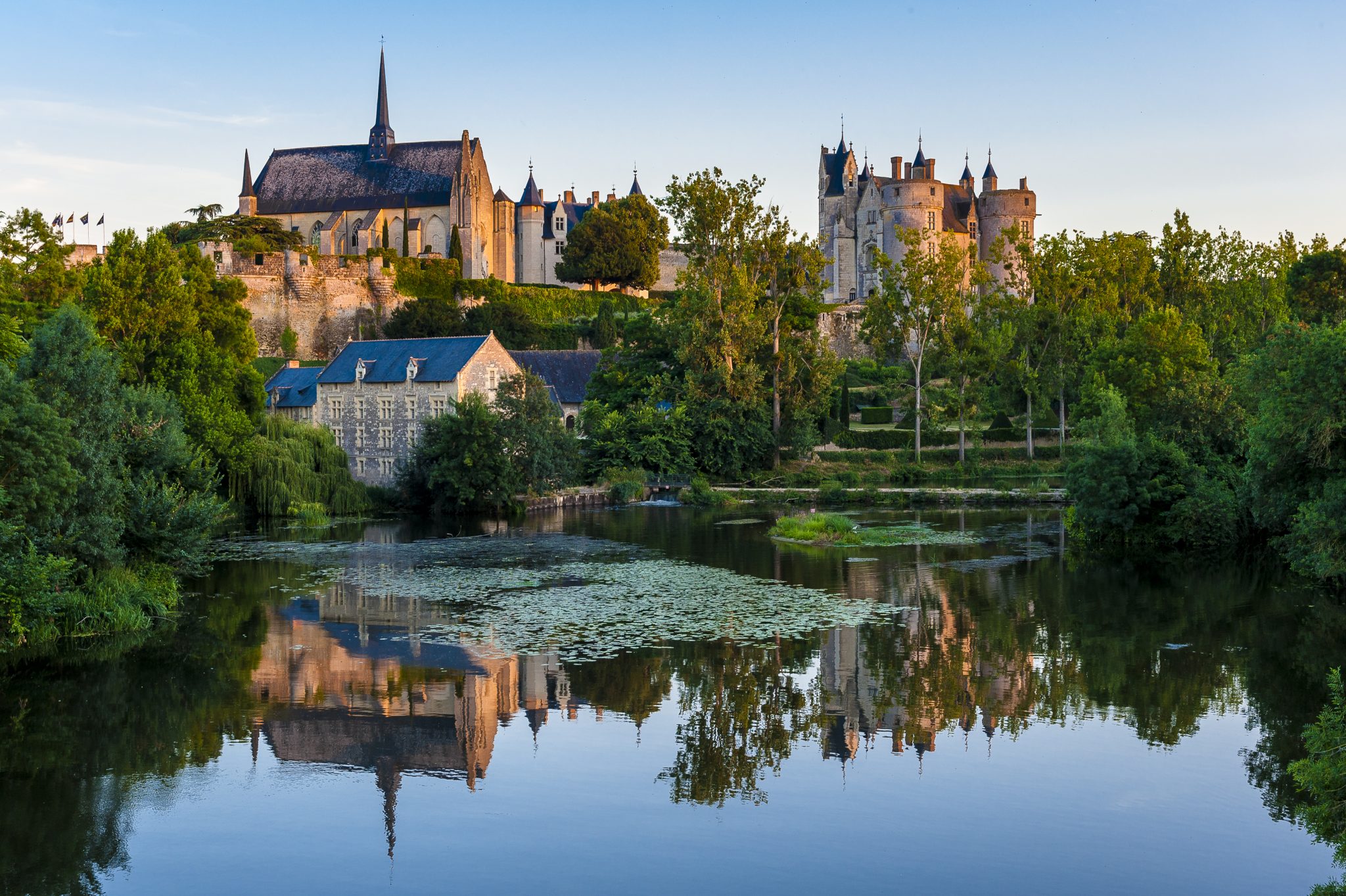 Location Château Sainte Radegonde : visite les chateaux de Villandry, Azay le Rideau, Montreuil Bellay, Angers