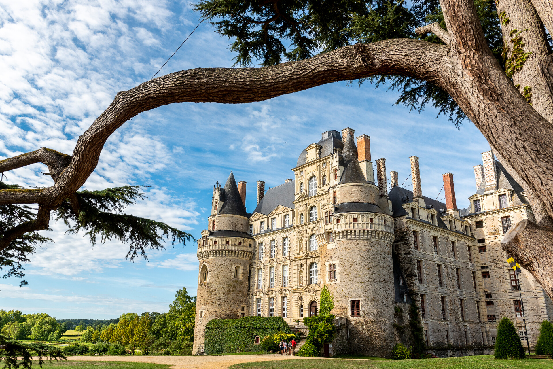 Grands Gite de groupe à Saumur et Angers : visite du Château de Brissac Quincé