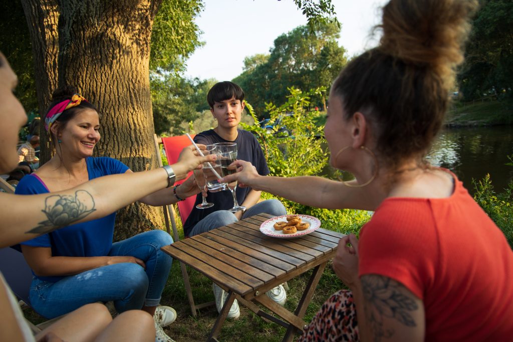 Grands Gite de groupe à Saumur et Angers : bar, cafés et guinguettes