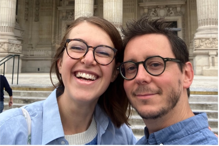 Location Château Sainte Radegonde : les propriétaires Timothée Perrin et Julie Naudet